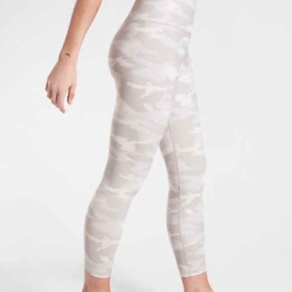 NWOT Athleta White Camo Elation 7/8 Leggings - Picture 3 of 8